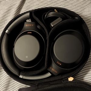 Sony WH 1000XM3 Noise Cancelling Headphones